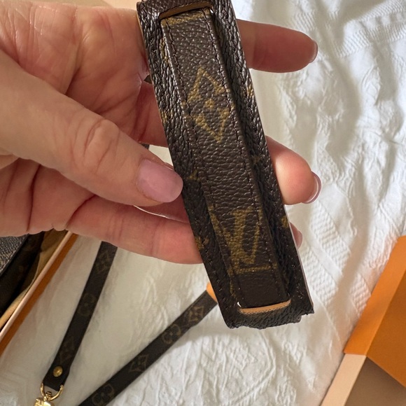 LV Favorite MM - Picture 5 of 12